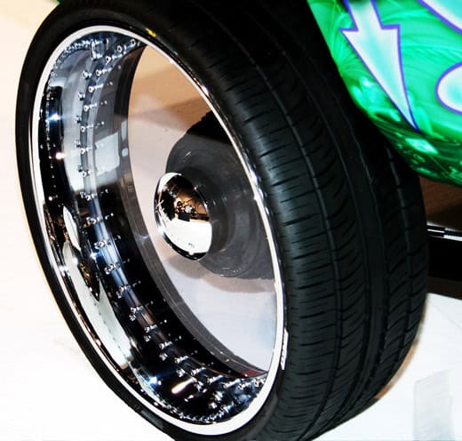 SEMA 2007: Огромные, упругие и яркие