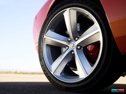 Dodge Challenger SRT8