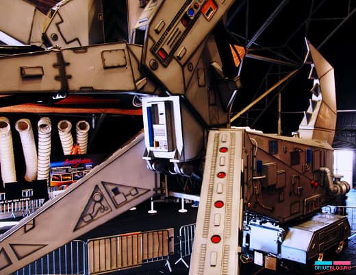 Barrett-Jackson 2008: Robosaurus