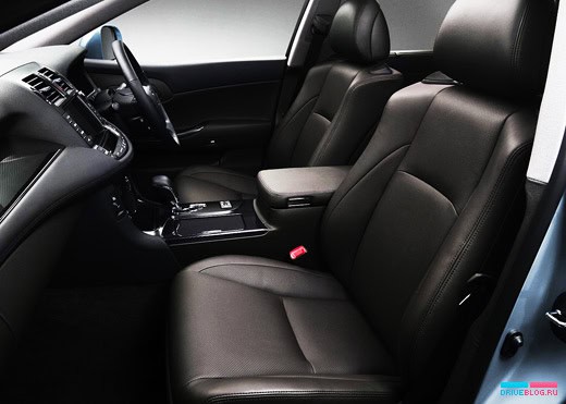 Toyota Crown Hybrid Concept