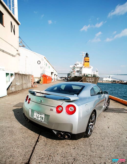 Nissan GT-R