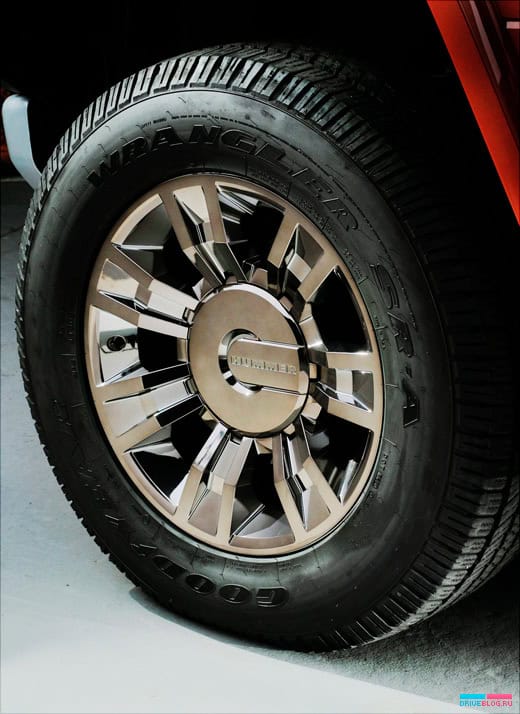 HUMMER H2 Black Chrome