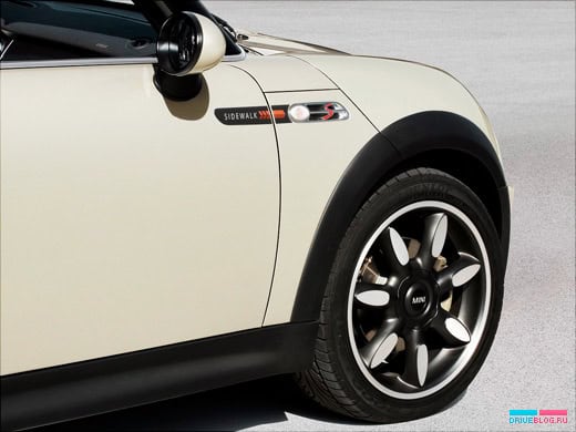 MINI Cooper Convertible Sidewalk