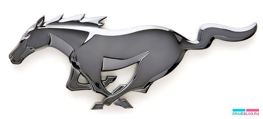 Эмблема Ford Mustang образца 2010 года