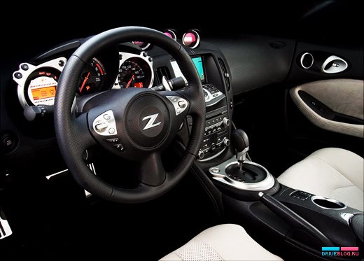 Nissan 370Z Coupe