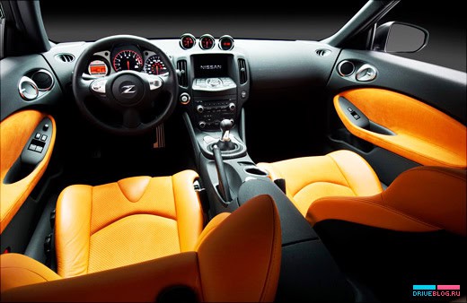 Nissan 370Z Coupe