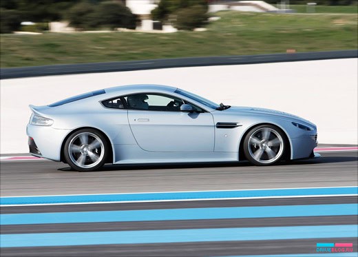 Aston Martin V12 Vantage RS Concept