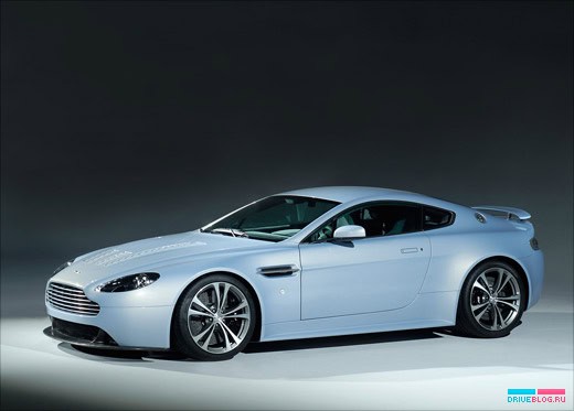 Aston Martin V12 Vantage RS Concept