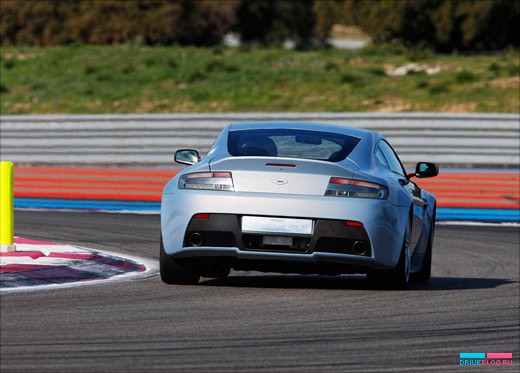 Aston Martin V12 Vantage RS Concept