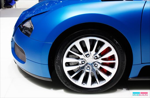 Geneva Motor Show 2009: Bugatti Veyron Bleu Centenaire