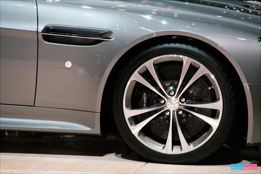 Geneva Motor Show 2009: Aston Martin V12 Vantage