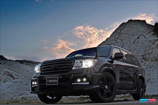 Wald International Toyota Land Cruiser 200 Black Bison Edition