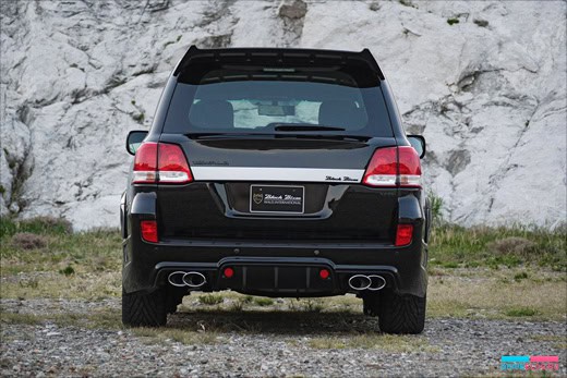 Wald International Toyota Land Cruiser 200 Black Bison Edition