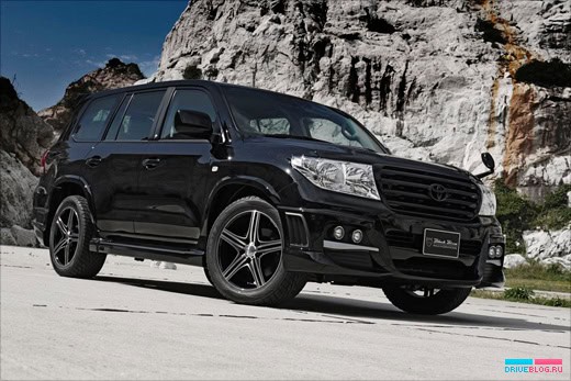 Wald International Toyota Land Cruiser 200 Black Bison Edition