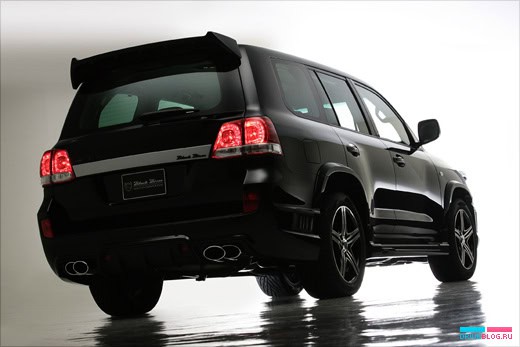 Wald International Toyota Land Cruiser 200 Black Bison Edition