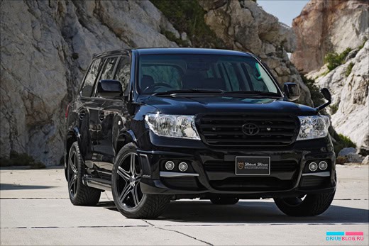 Wald International Toyota Land Cruiser 200 Black Bison Edition
