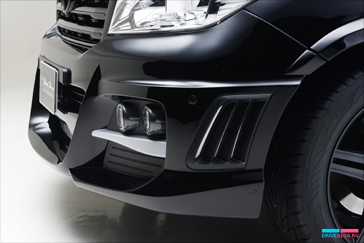 Wald International Toyota Land Cruiser 200 Black Bison Edition