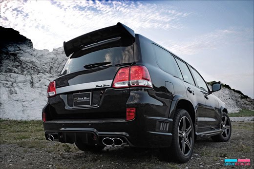 Wald International Toyota Land Cruiser 200 Black Bison Edition