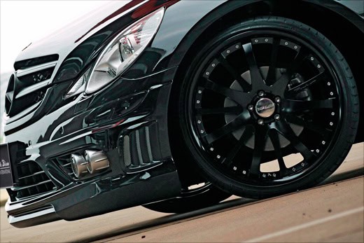 Wald International Mercedes-Benz R-Class Black Bison Edition