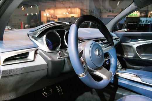 IAA 2009: Lexus LF-Ch Concept