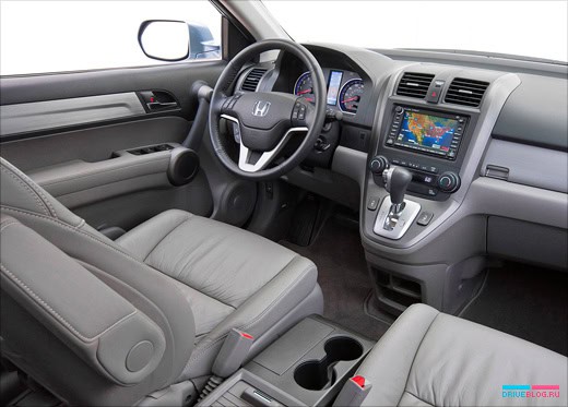 Honda CR-V немного обновилась и подтянулась