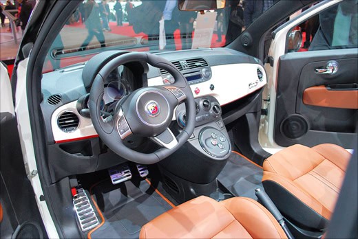Geneva Motor Show 2010: Fiat 500C Abarth