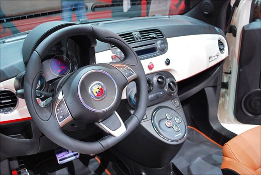 Geneva Motor Show 2010: Fiat 500C Abarth