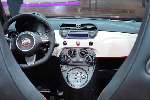 Geneva Motor Show 2010: Fiat 500C Abarth