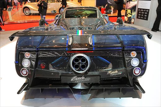Geneva Motor Show 2010: Pagani Zonda Tricolore