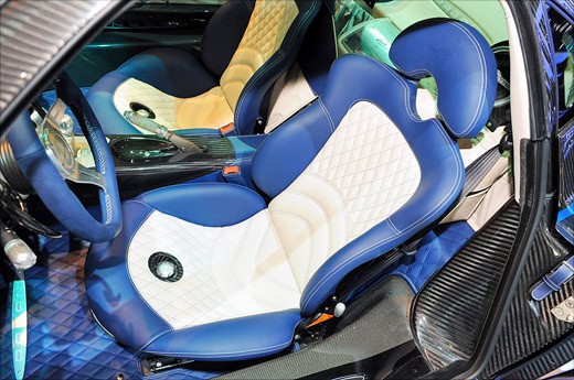 Geneva Motor Show 2010: Pagani Zonda Tricolore