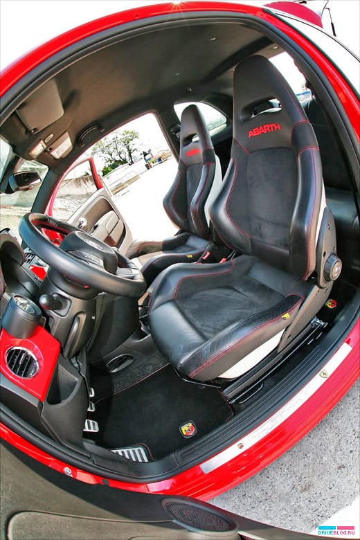 Pogea Racing Fiat 500 Abarth Ferrari Dealers Edition