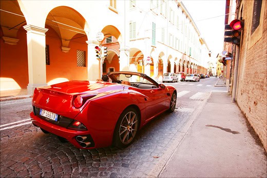 Paris Auto Show 2010: Ferrari California HELE