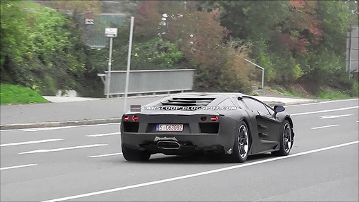 700-сильный мотор V12 от Lamborghini