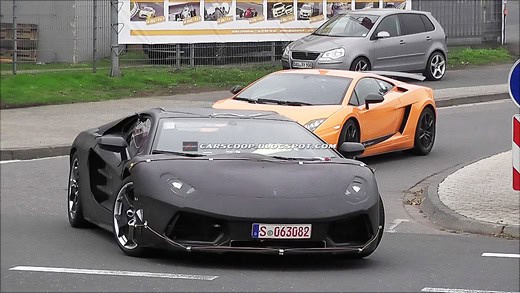 700-сильный мотор V12 от Lamborghini