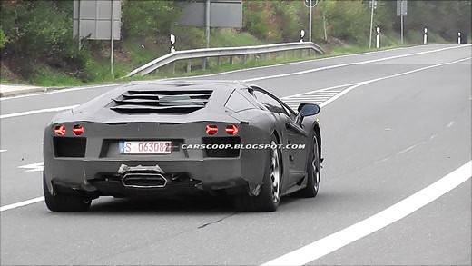 700-сильный мотор V12 от Lamborghini