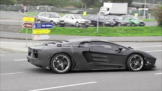 700-сильный мотор V12 от Lamborghini