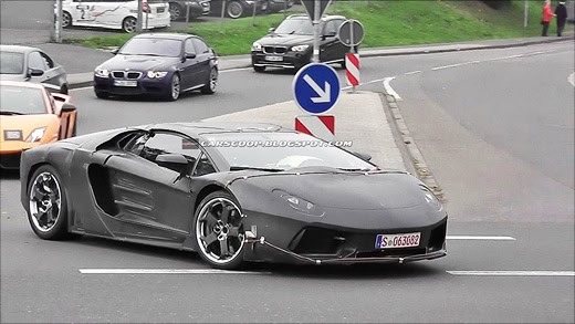 700-сильный мотор V12 от Lamborghini