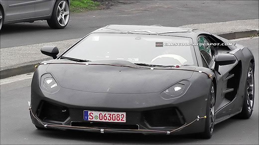 700-сильный мотор V12 от Lamborghini