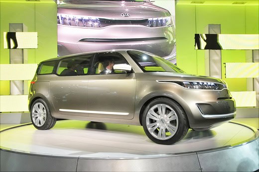 NAIAS 2011: Kia KV7