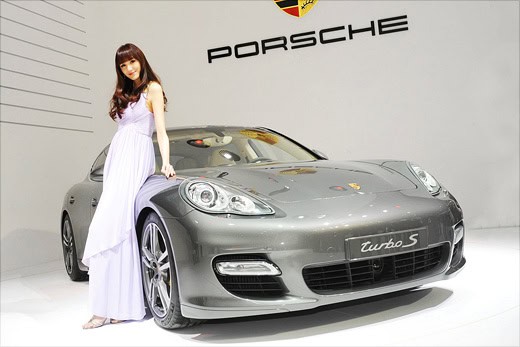 Девушки автосалона в Шанхае 2011