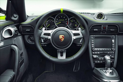 Porsche 911 Turbo S Edition 918 Spyder