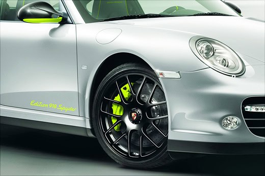 Porsche 911 Turbo S Edition 918 Spyder