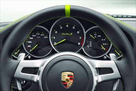 Porsche 911 Turbo S Edition 918 Spyder