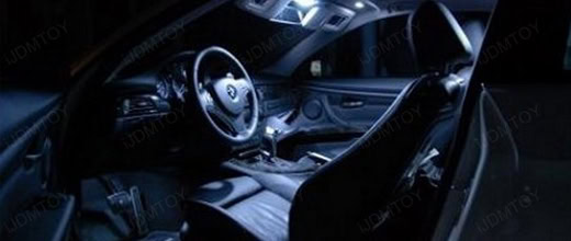 Как улучшить освещение салона автомобиля