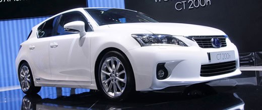 Lexus запускает CT 200h в Японии